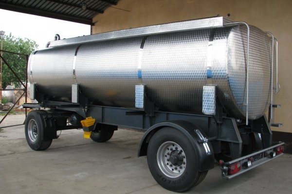cysterna-w-wersji-ramowej-o-poj-8-700-l-do-przewozu-mlekaC6D4F8A7-9A86-8829-5556-390602CB00F3.jpg