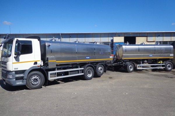 milk-transport-tanks8F368A9E-FD8E-28EE-4C87-07383CA6CFC5.jpg